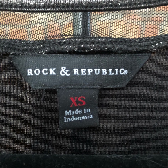 Fun Metallic Top 🌸🌼🌺 - Picture 4 of 4